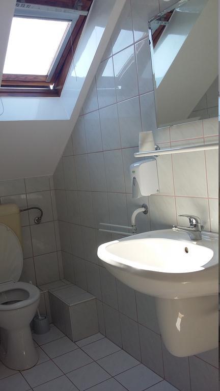 Bundics Vendeghazak Bed & Breakfast Ленти Екстериор снимка
