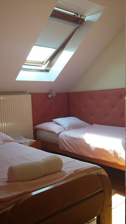 Bundics Vendeghazak Bed & Breakfast Ленти Екстериор снимка