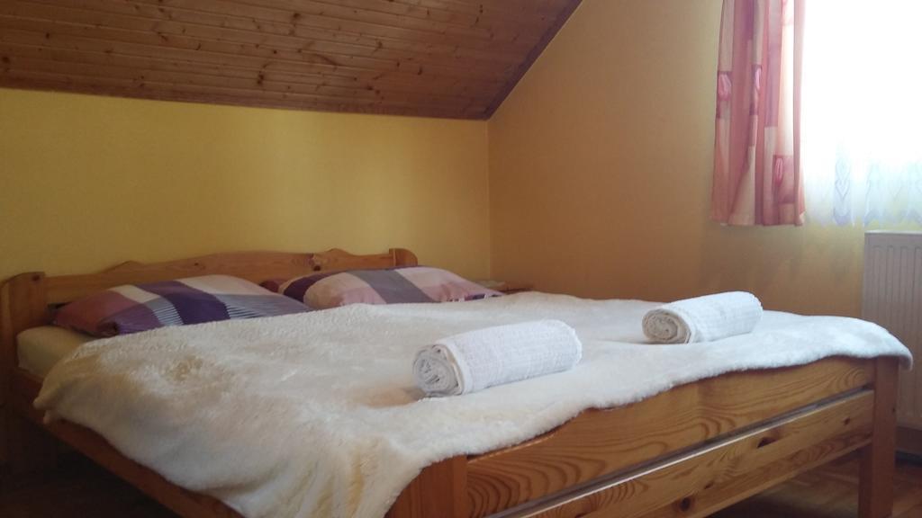 Bundics Vendeghazak Bed & Breakfast Ленти Екстериор снимка