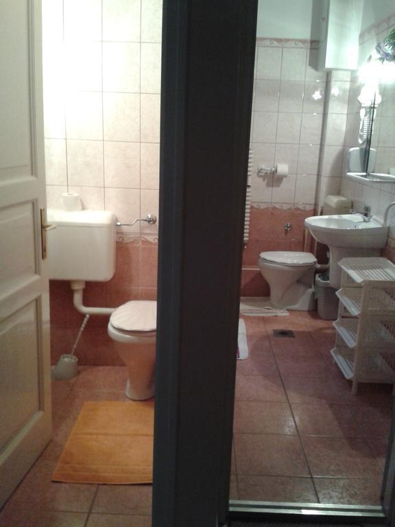 Bundics Vendeghazak Bed & Breakfast Ленти Екстериор снимка